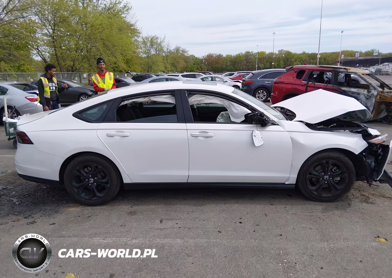 2025 Honda Accord Se VIN:1HGCY1F46SA062555 - 13
