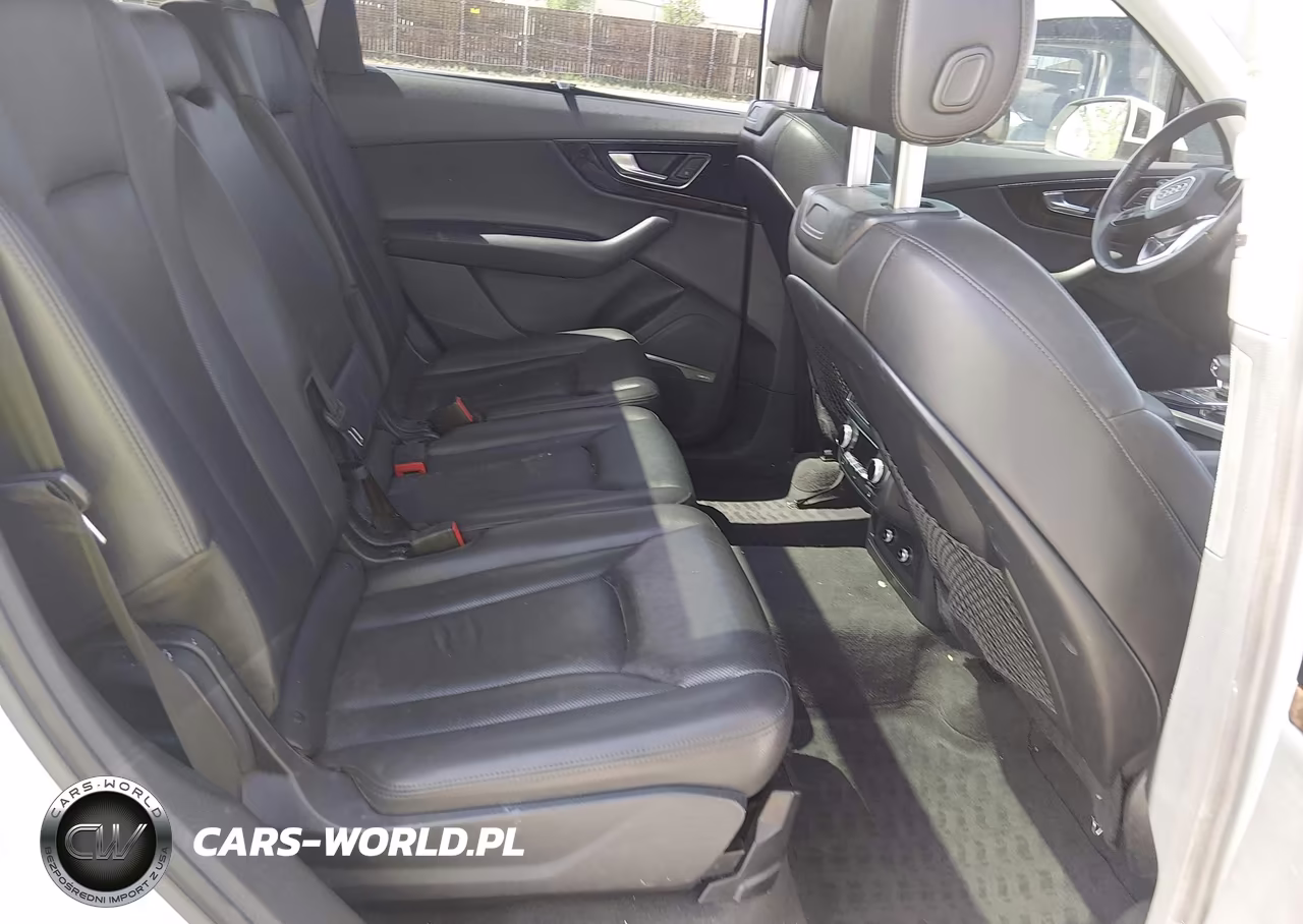 2018 Audi Q7 3.0T Premium VIN:WA1LAAF76JD038308 - 8