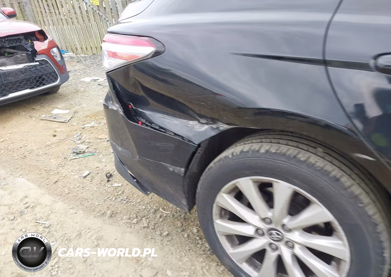 2019 Toyota Camry Le VIN:4T1B11HK5KU185865 - 19