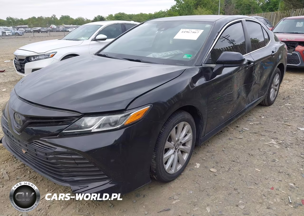 2019 Toyota Camry Le VIN:4T1B11HK5KU185865 - 2