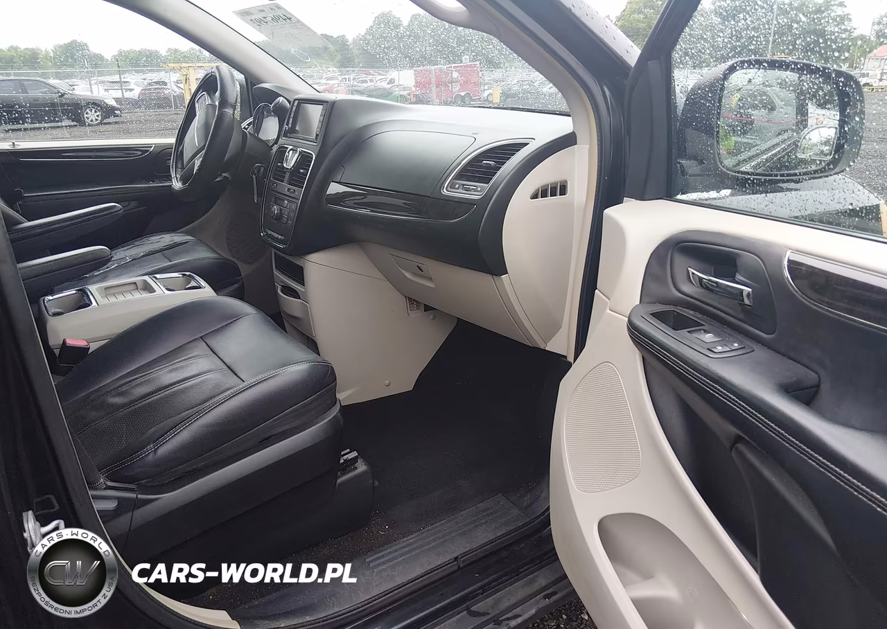 2012 Chrysler Town & Country Touring VIN:2C4RC1BG8CR353126 - 5