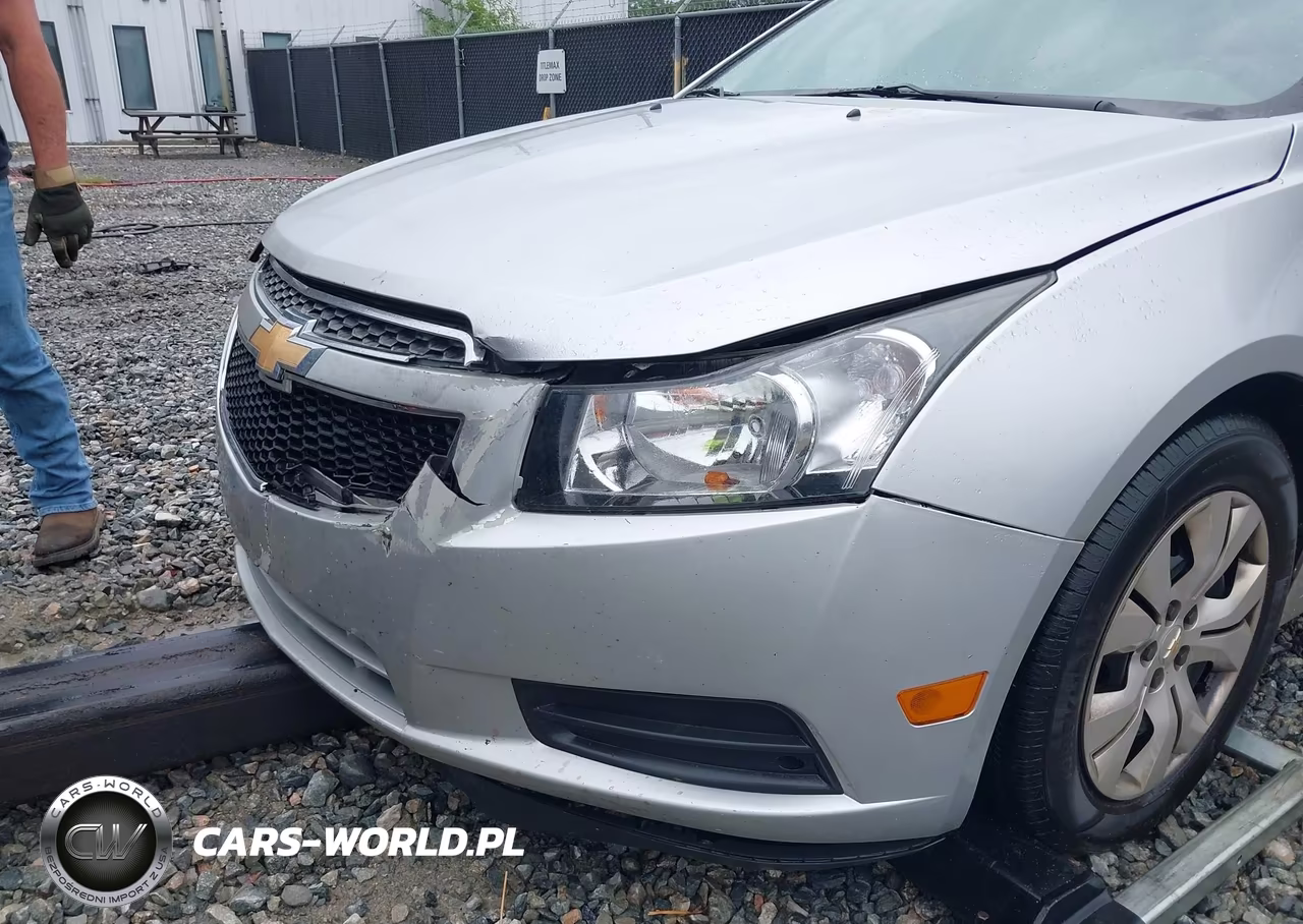 2014 Chevrolet Cruze Ls Manual VIN:1G1PB5SH7E7422833 - 6