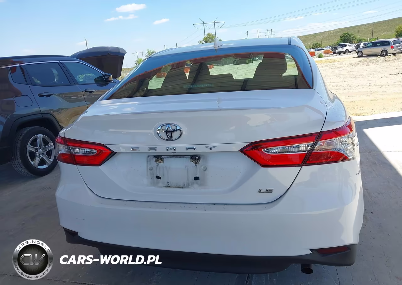 2020 Toyota Camry Le VIN:4T1C11AK6LU892912 - 16