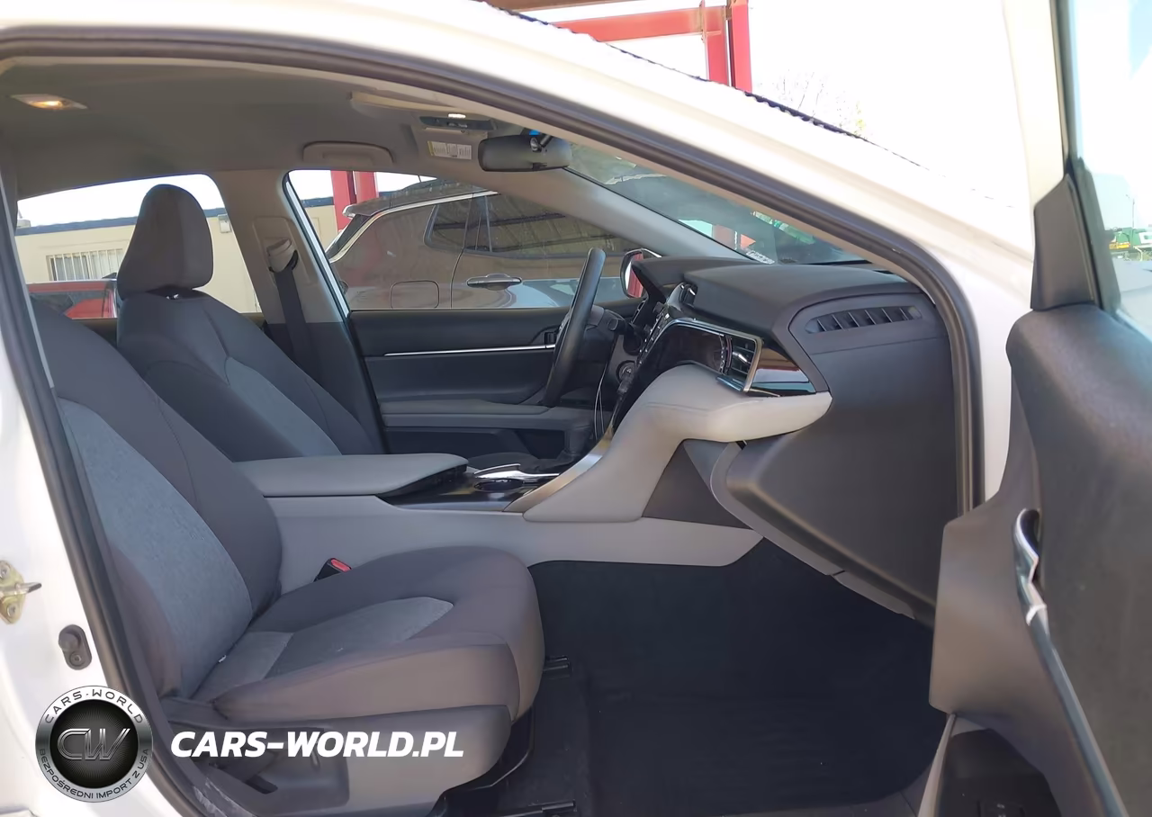 2020 Toyota Camry Le VIN:4T1C11AK6LU892912 - 5