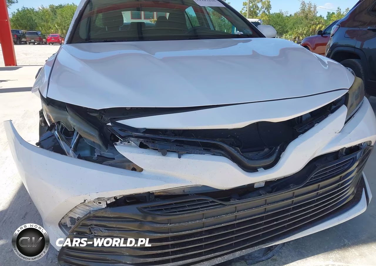 2020 Toyota Camry Le VIN:4T1C11AK6LU892912 - 6