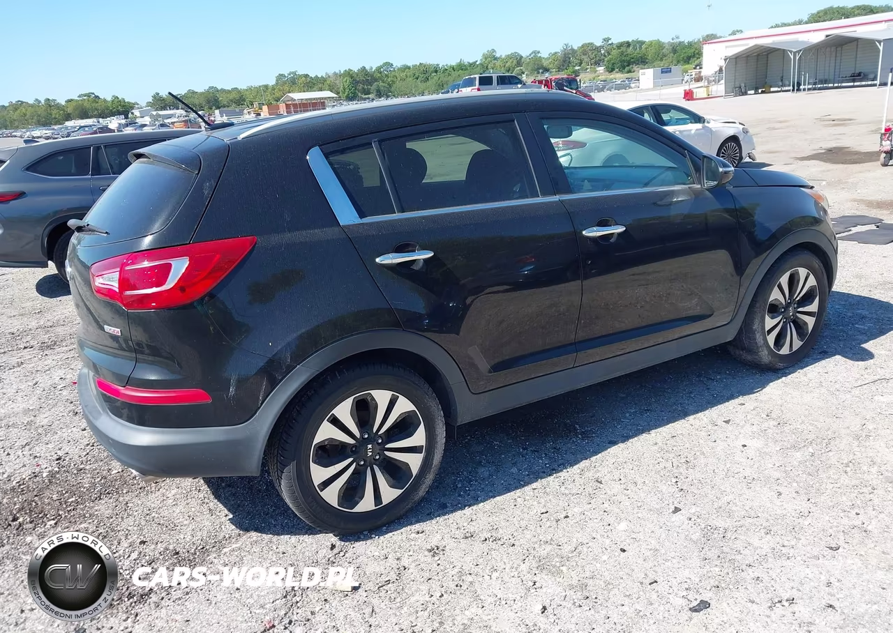 2011 Kia Sportage Sx VIN:KNDPC3A6XB7136866 - 4