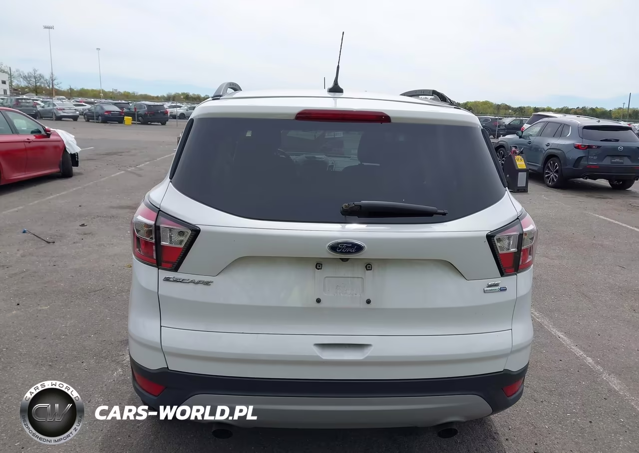 2018 Ford Escape Se VIN:1FMCU9GD9JUD12760 - 16