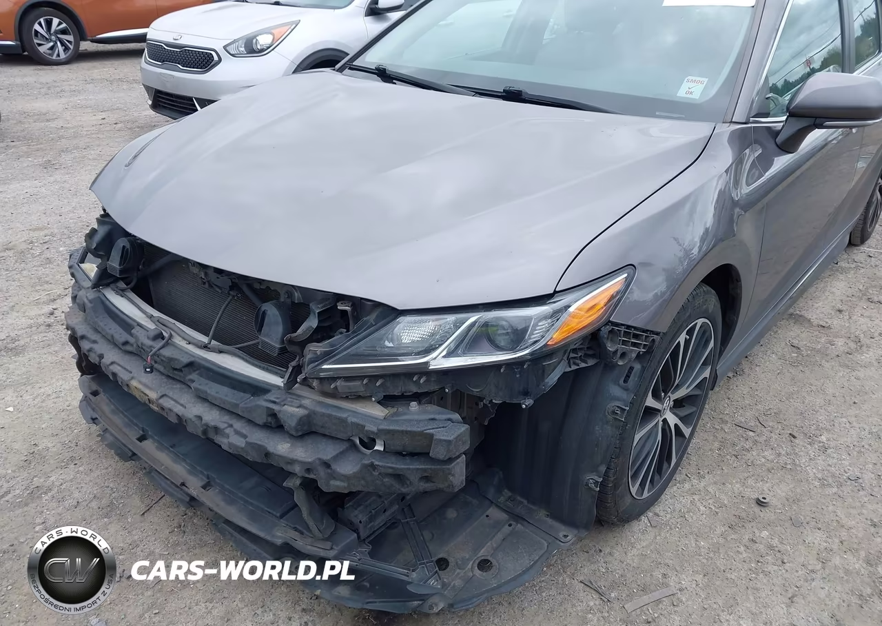 2018 Toyota Camry Se VIN:4T1B11HK1JU509568 - 18