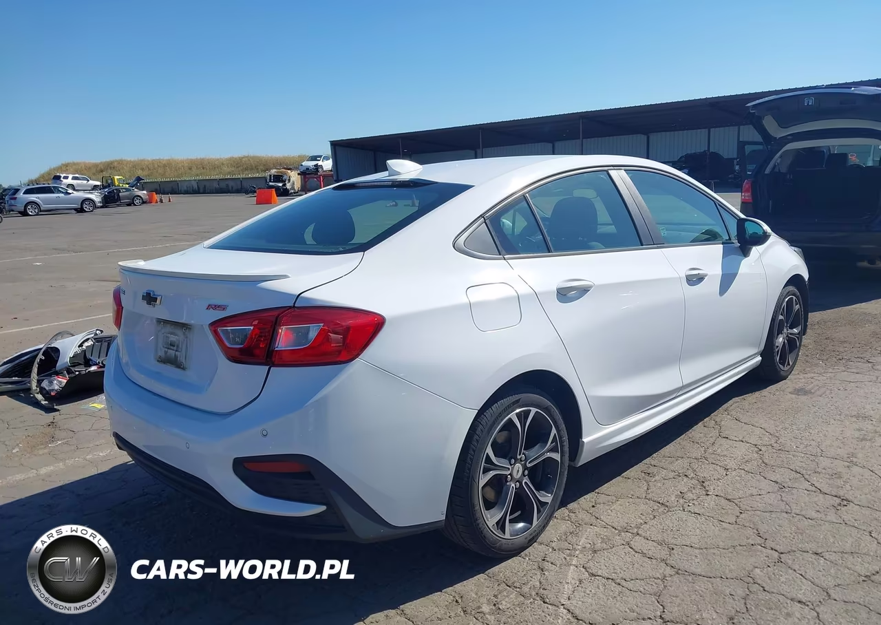 2019 Chevrolet Cruze Lt VIN:1G1BE5SM8K7110644 - 4