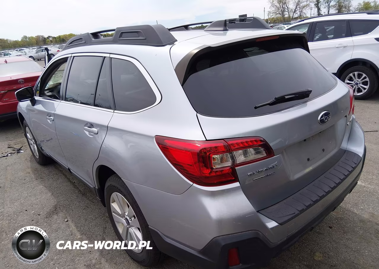 2018 Subaru Outback 2.5I Premium VIN:4S4BSACC1J3268212 - 3