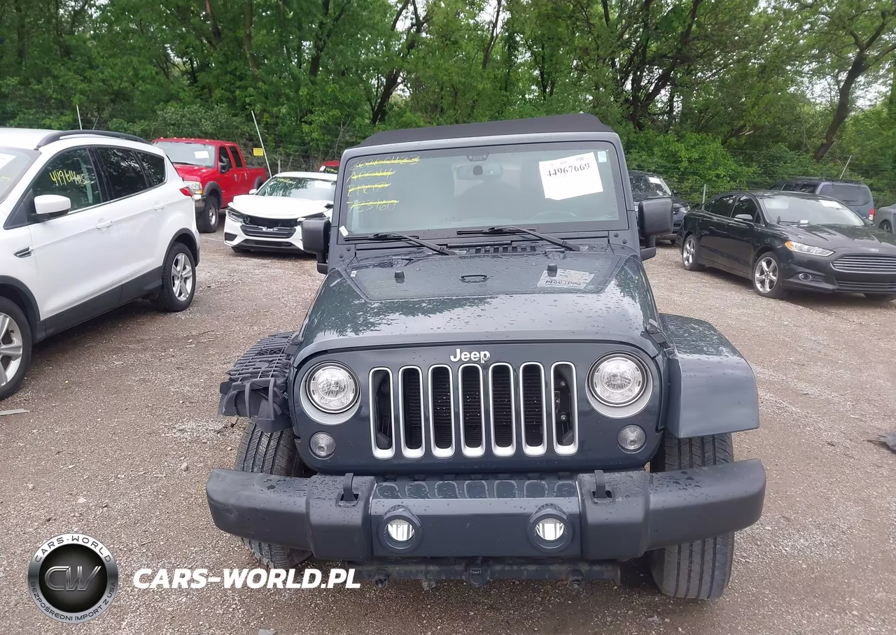 2017 Jeep Wrangler Unlimited Sahara 4X4 VIN:1C4BJWEG7HL723160 - 12
