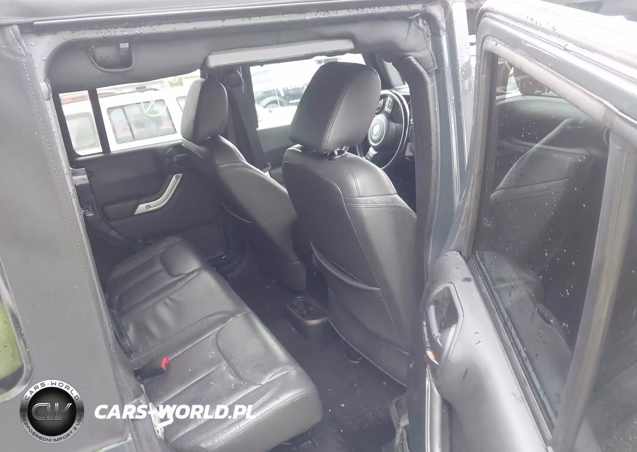 2017 Jeep Wrangler Unlimited Sahara 4X4 VIN:1C4BJWEG7HL723160 - 8