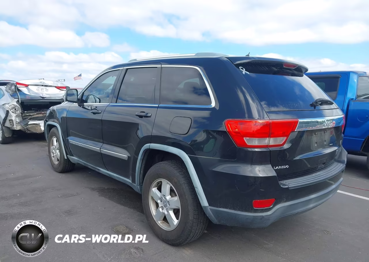 2011 Jeep Grand Cherokee Laredo VIN:1J4RS4GG0BC577487 - 3