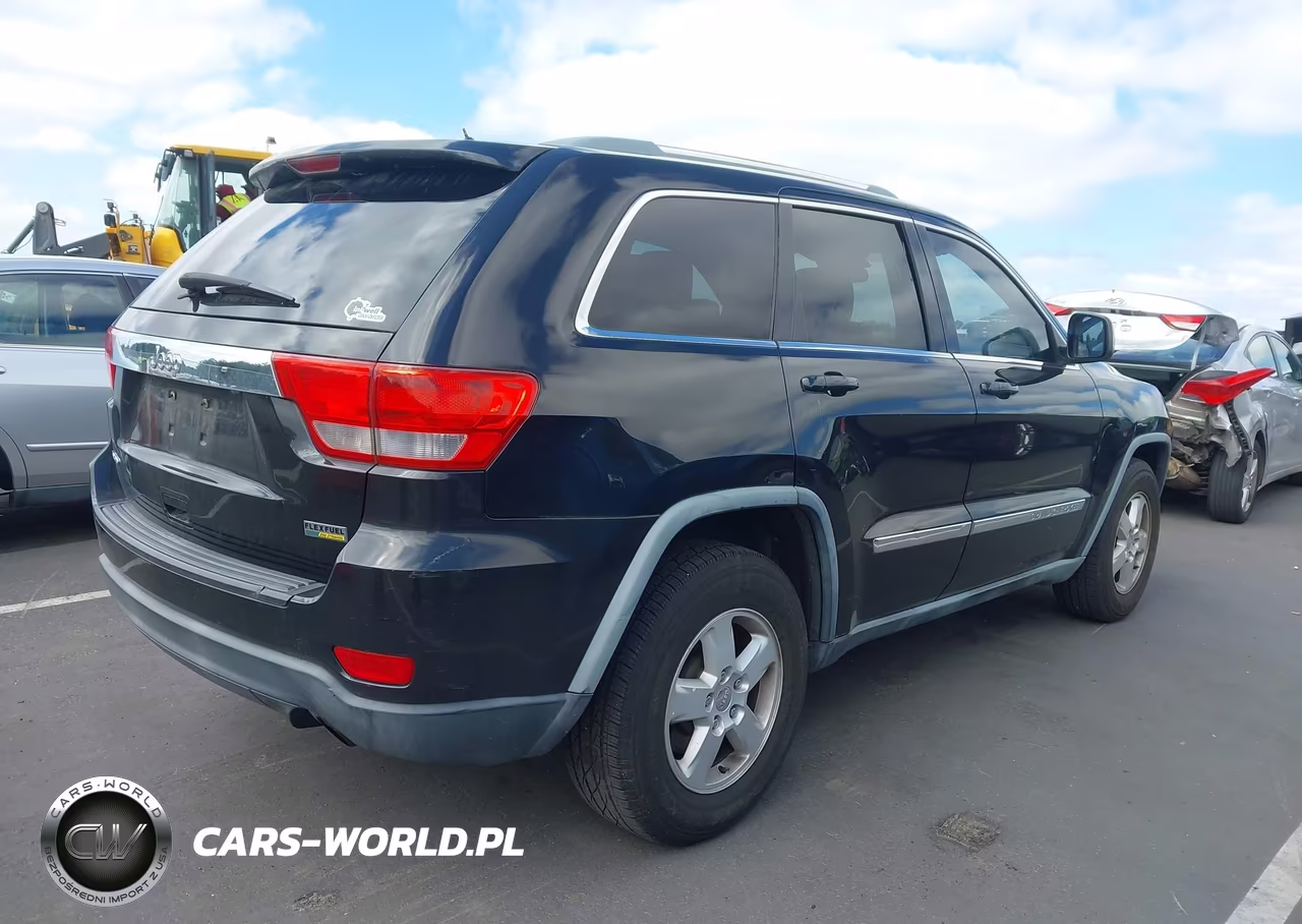 2011 Jeep Grand Cherokee Laredo VIN:1J4RS4GG0BC577487 - 4
