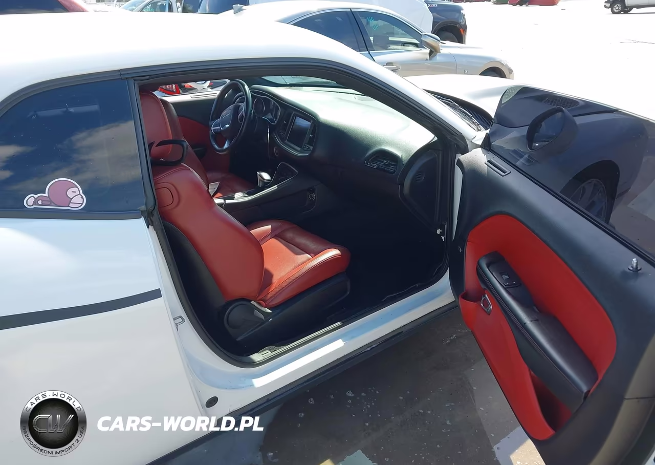 2018 Dodge Challenger Sxt Plus VIN:2C3CDZAG9JH211703 - 5