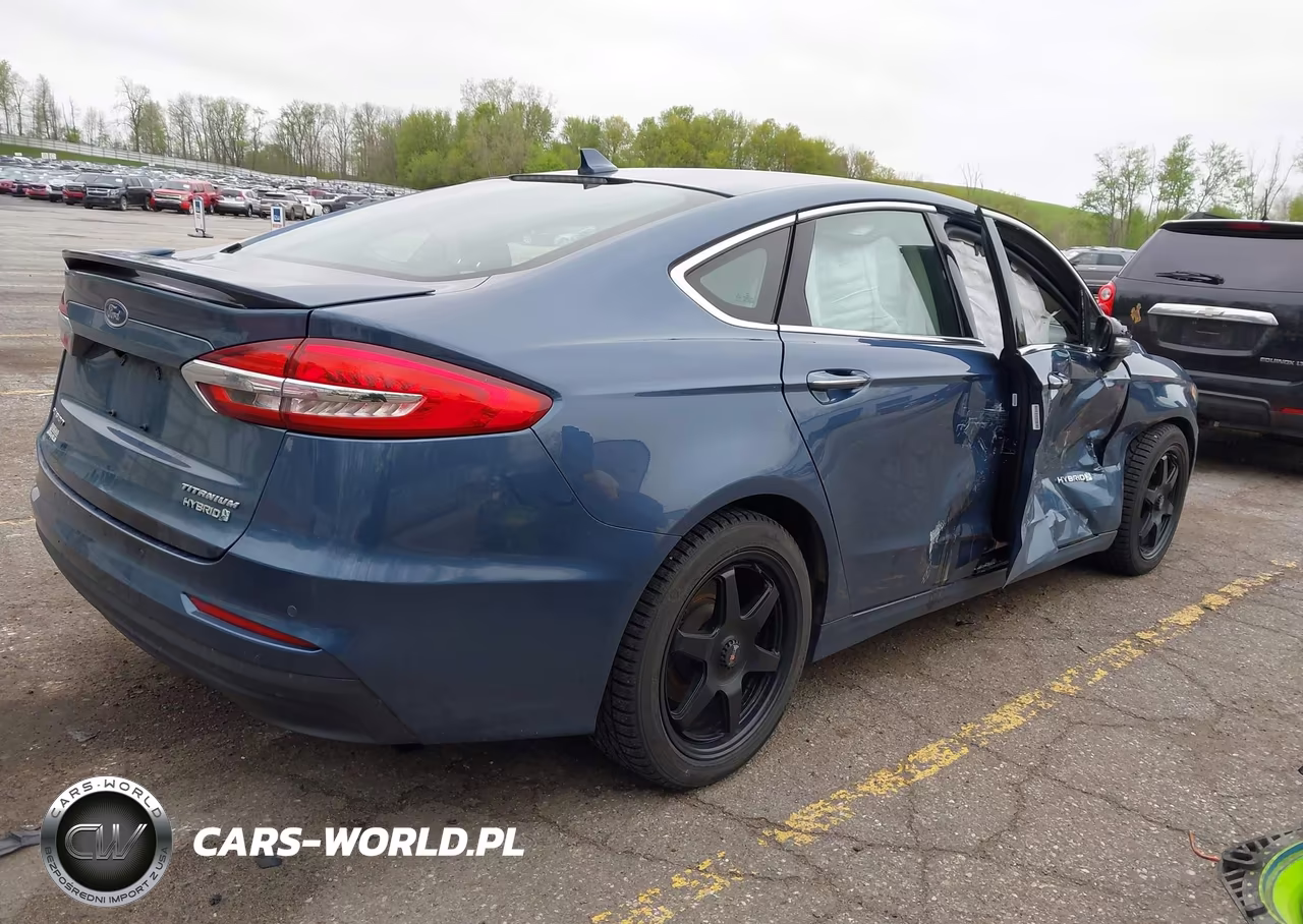 2019 Ford Fusion Hybrid Titanium VIN:3FA6P0RU5KR273178 - 4