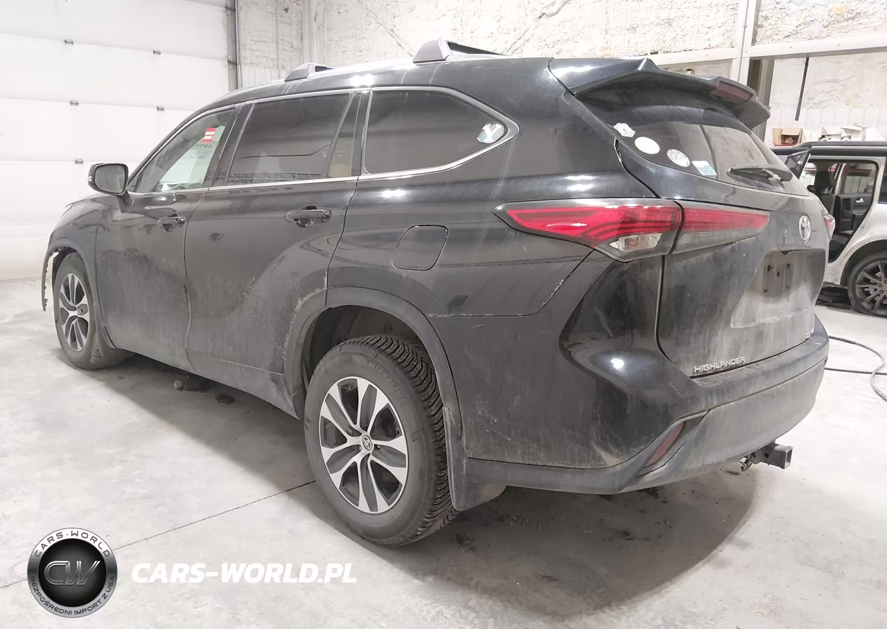 2021 Toyota Highlander Xle VIN:5TDHZRBHXMS102473 - 3