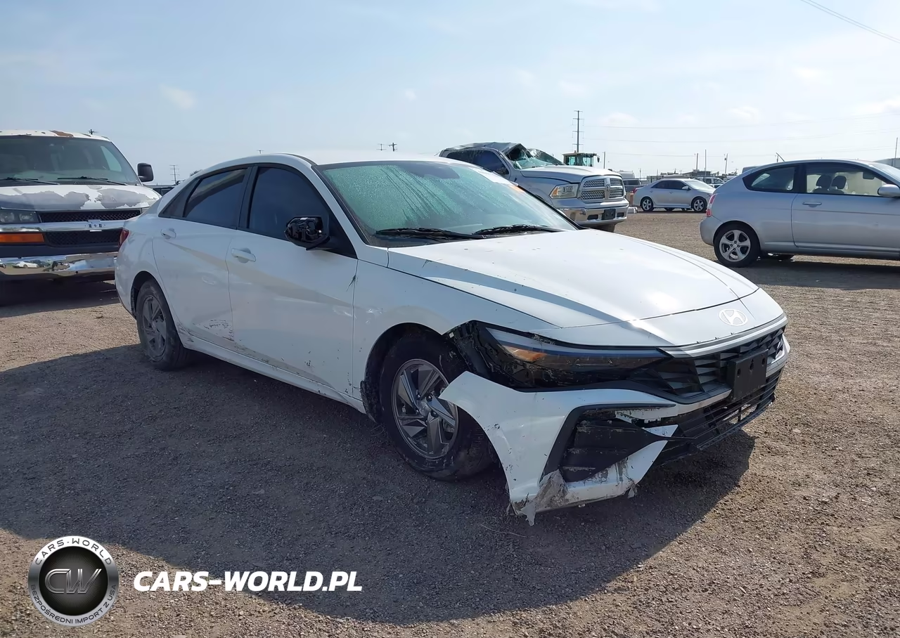 2025 Hyundai Elantra Se – zdjęcie 1 z 17