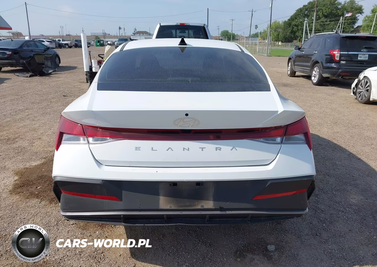2025 Hyundai Elantra Se VIN:KMHLL4DG9SU015154 - 17