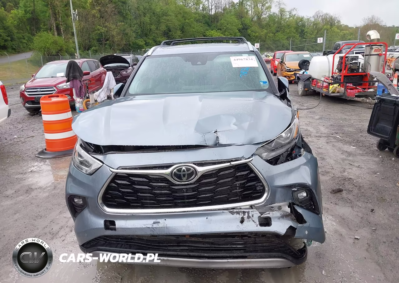 2023 Toyota Highlander Platinum VIN:5TDKDRBH2PS527453 - 12