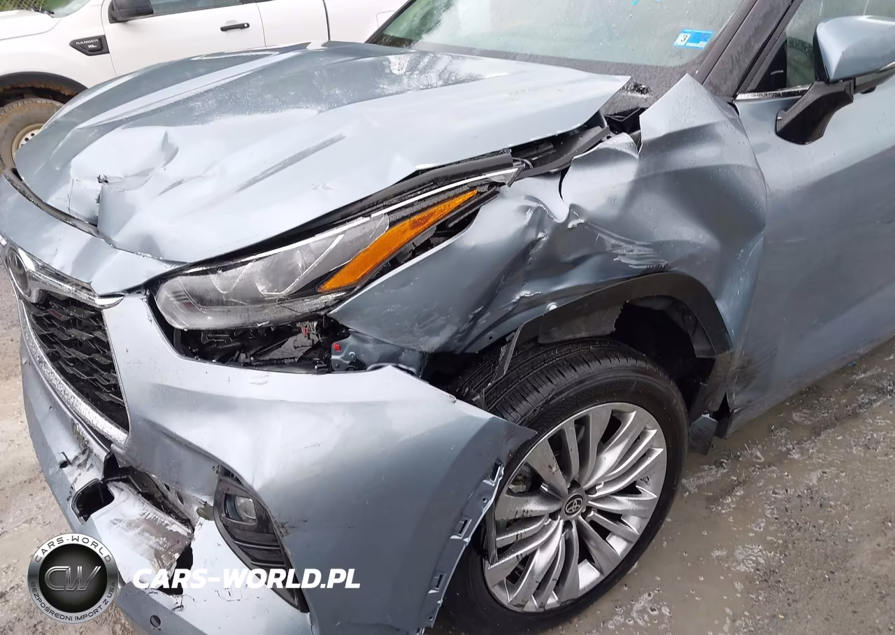 2023 Toyota Highlander Platinum VIN:5TDKDRBH2PS527453 - 17
