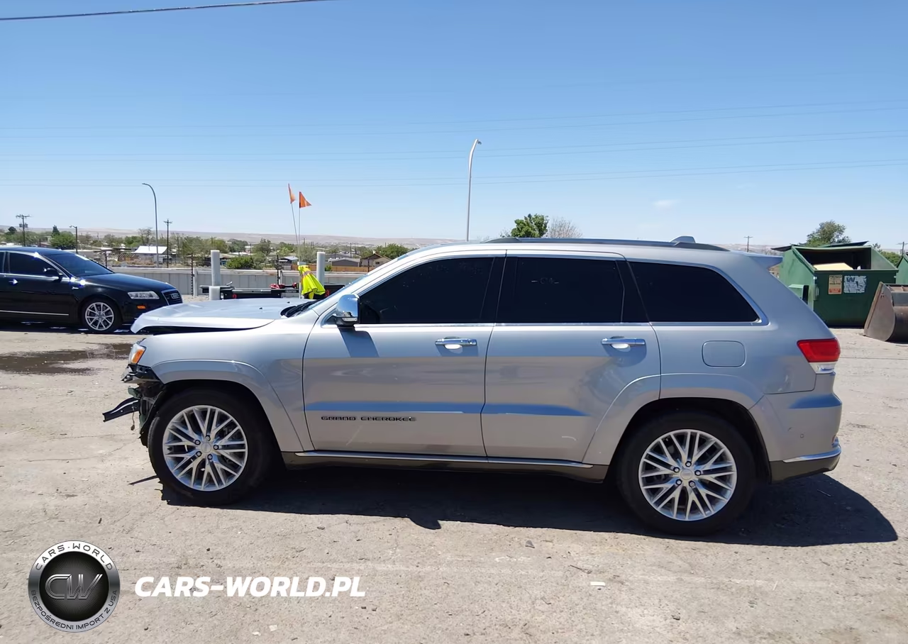 2018 Jeep Grand Cherokee Summit 4X4 VIN:1C4RJFJG5JC335743 - 15