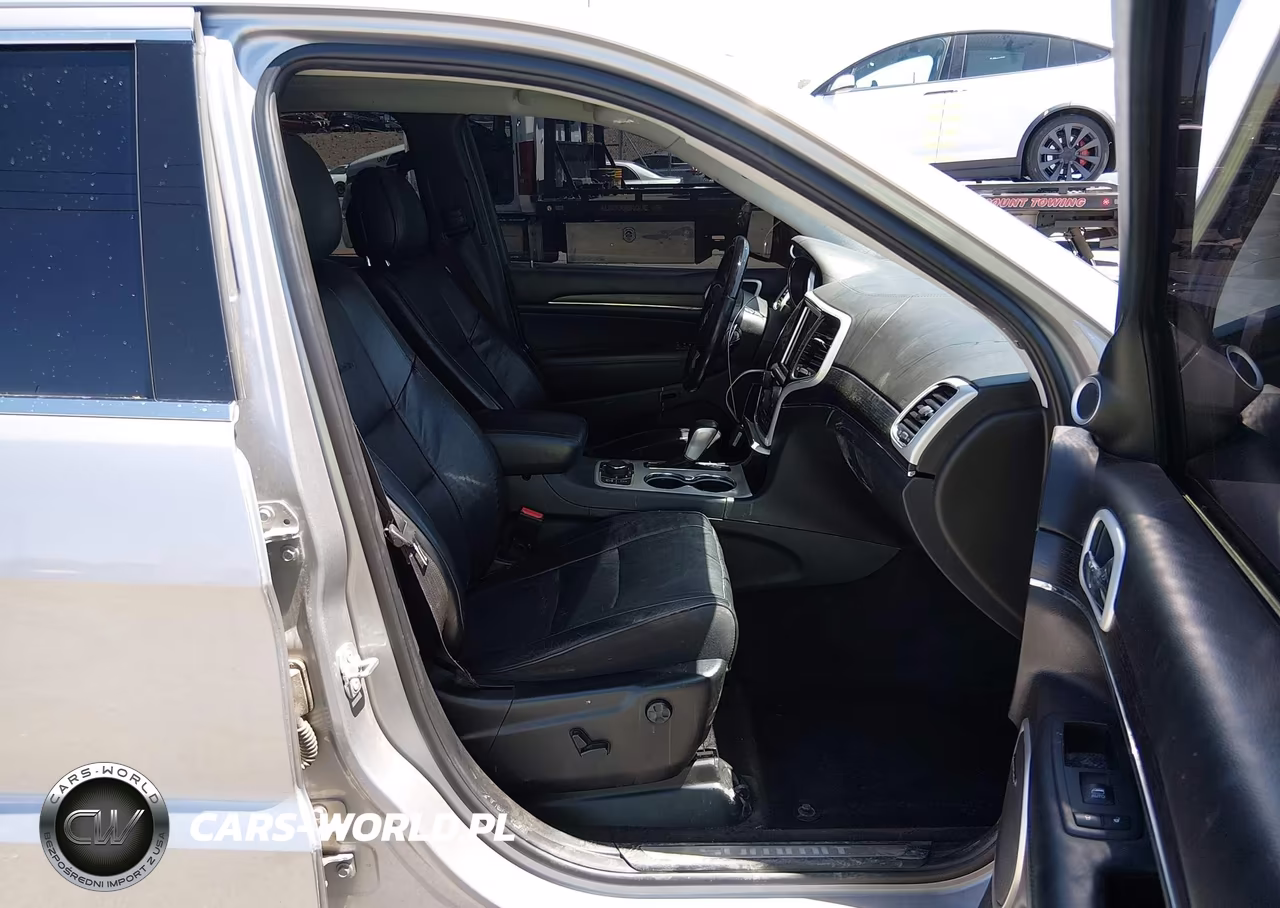 2018 Jeep Grand Cherokee Summit 4X4 VIN:1C4RJFJG5JC335743 - 5