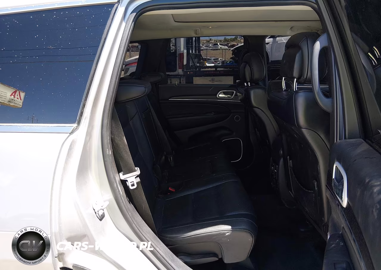 2018 Jeep Grand Cherokee Summit 4X4 VIN:1C4RJFJG5JC335743 - 8