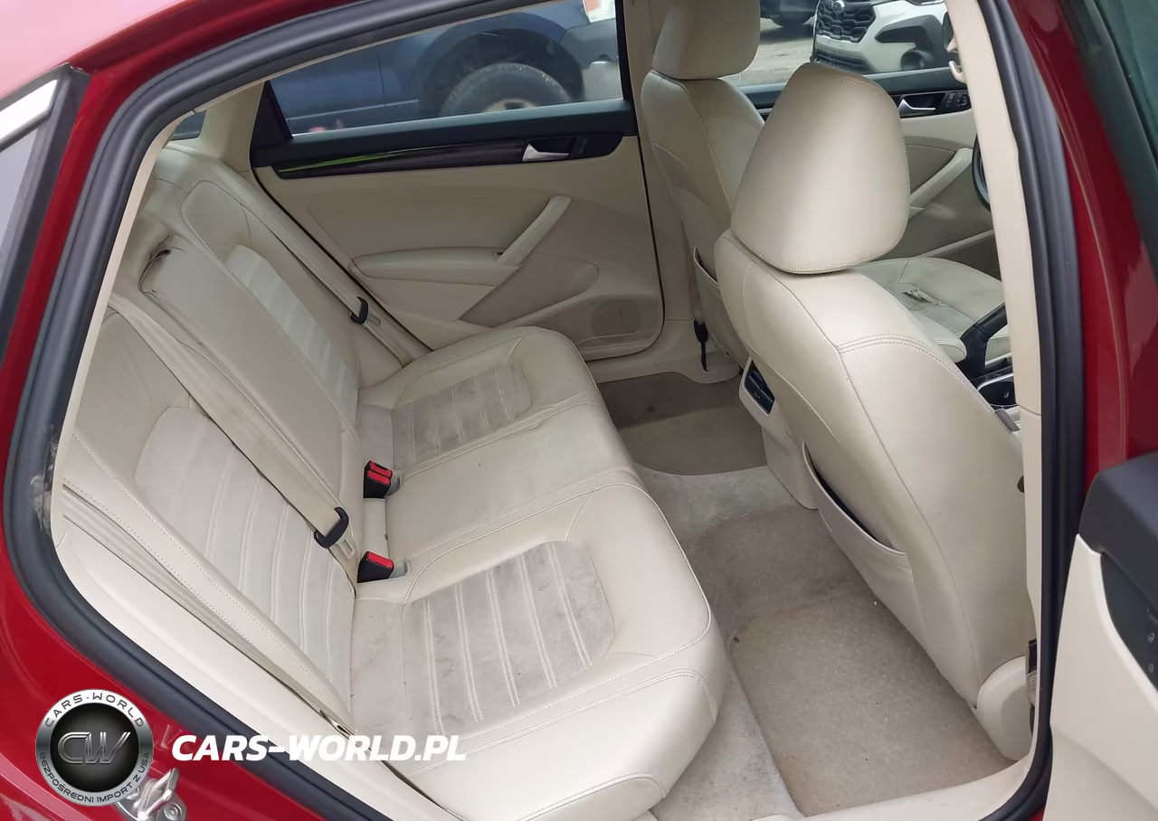 2015 Volkswagen Passat 2.0L Tdi Sel Premium VIN:1VWCV7A33FC031294 - 8