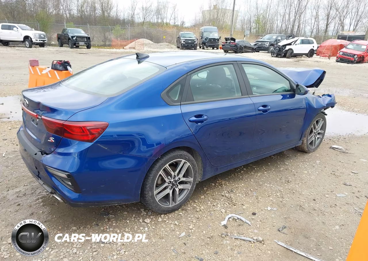 2019 Kia Forte S VIN:3KPF34AD4KE087745 - 4