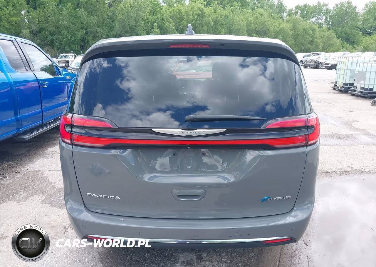 2022 Chrysler Pacifica Hybrid Touring L VIN:2C4RC1L7XNR118891 - 17