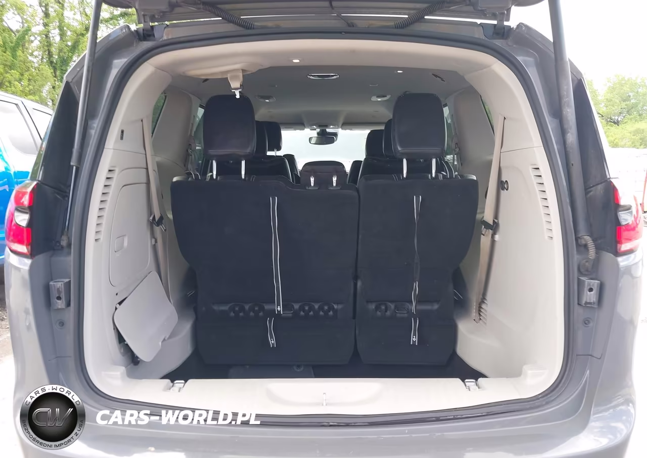 2022 Chrysler Pacifica Hybrid Touring L VIN:2C4RC1L7XNR118891 - 18