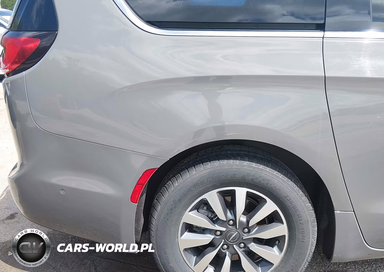 2022 Chrysler Pacifica Hybrid Touring L VIN:2C4RC1L7XNR118891 - 19
