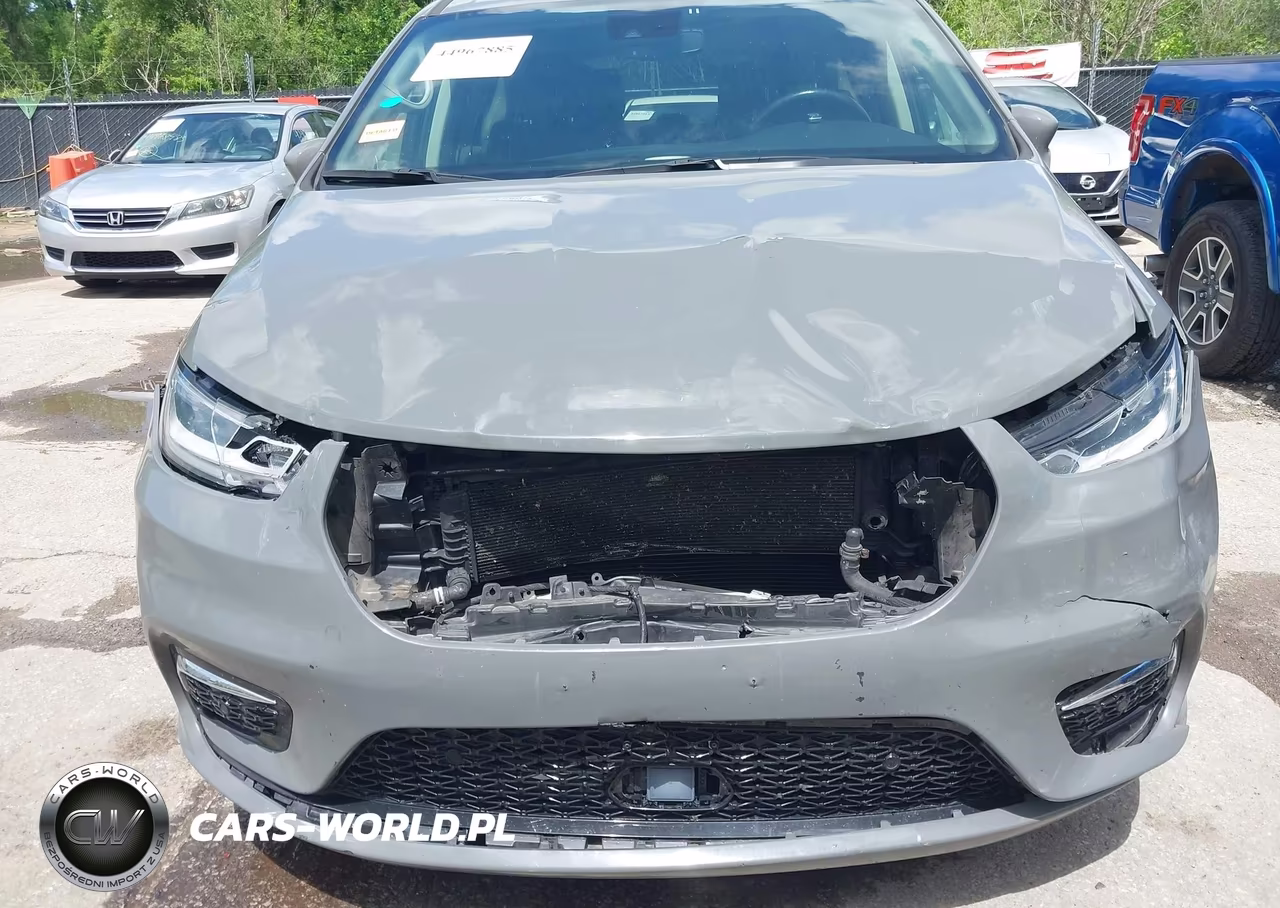 2022 Chrysler Pacifica Hybrid Touring L VIN:2C4RC1L7XNR118891 - 6