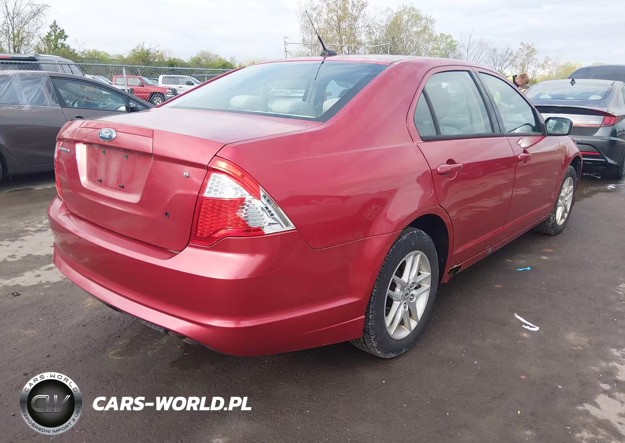 2010 Ford Fusion S VIN:3FAHP0GA5AR424505 - 4