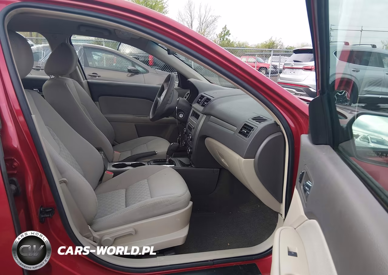 2010 Ford Fusion S VIN:3FAHP0GA5AR424505 - 5