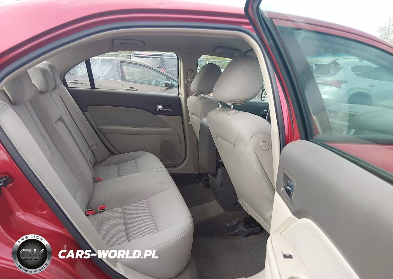 2010 Ford Fusion S VIN:3FAHP0GA5AR424505 - 8