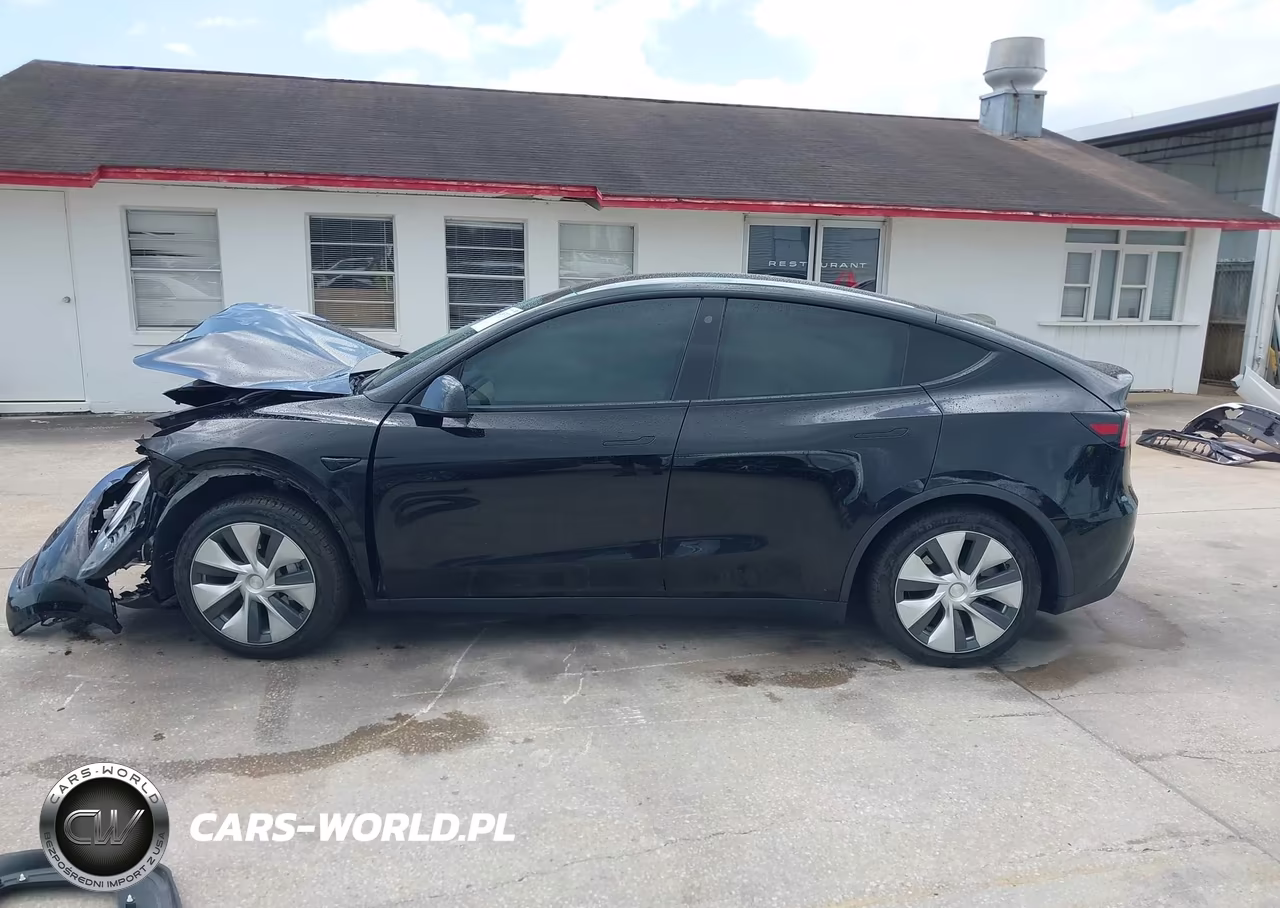 2021 Tesla Model Y Standard Range Rear-Wheel Drive VIN:5YJYGDED9MF110943 - 14