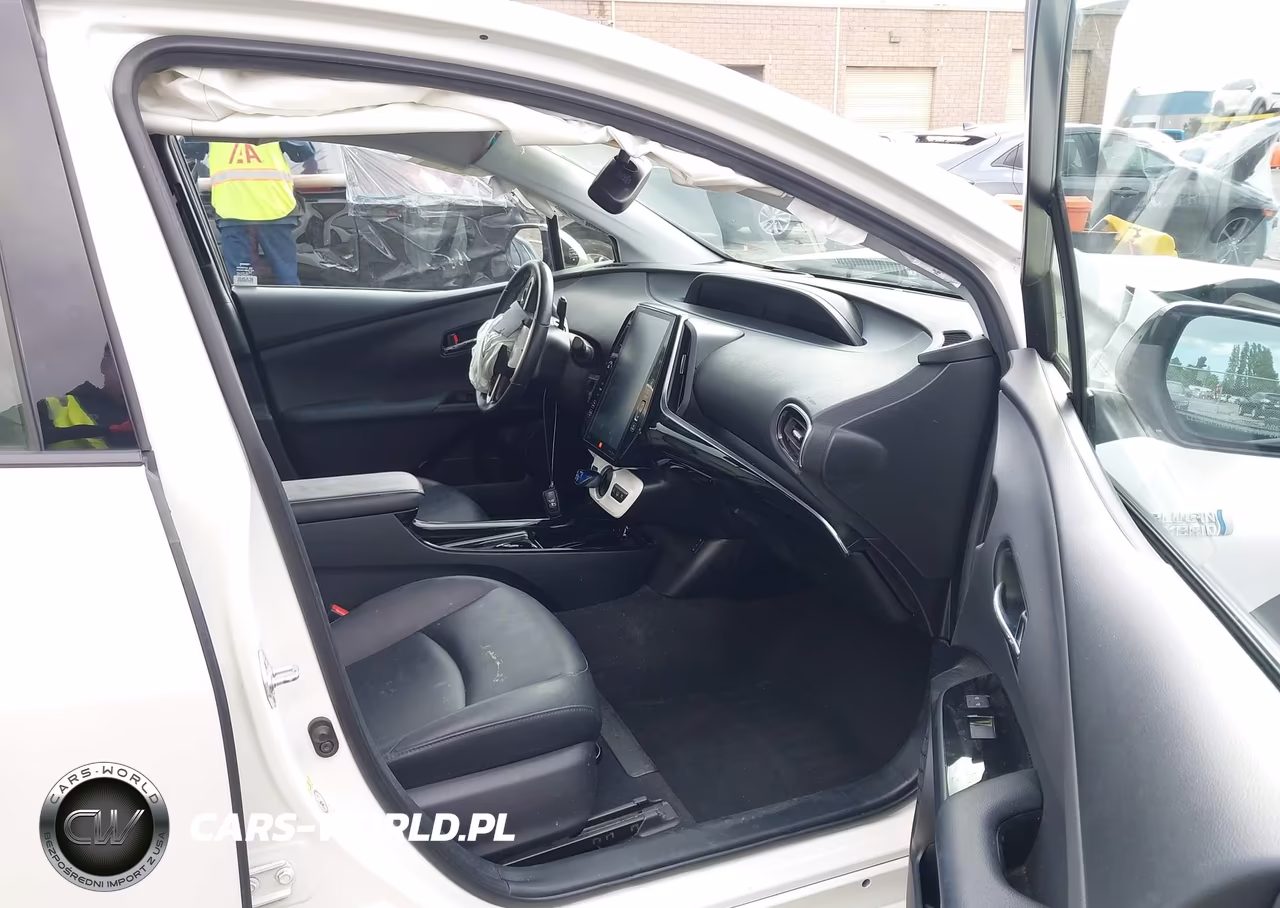 2019 Toyota Prius Prime Advanced VIN:JTDKARFP4K3118343 - 5