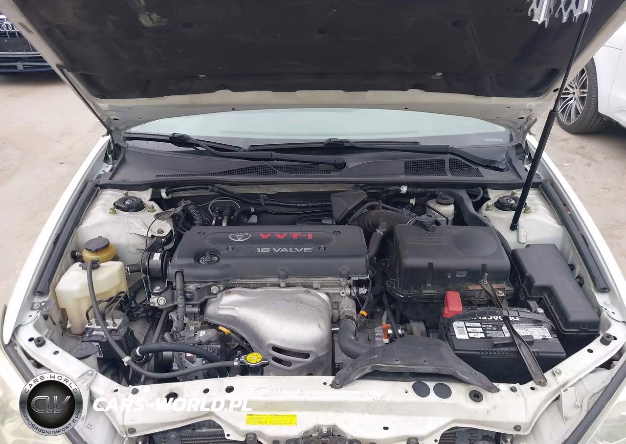 2004 Toyota Camry Le VIN:4T1BE30K24U370972 - 10