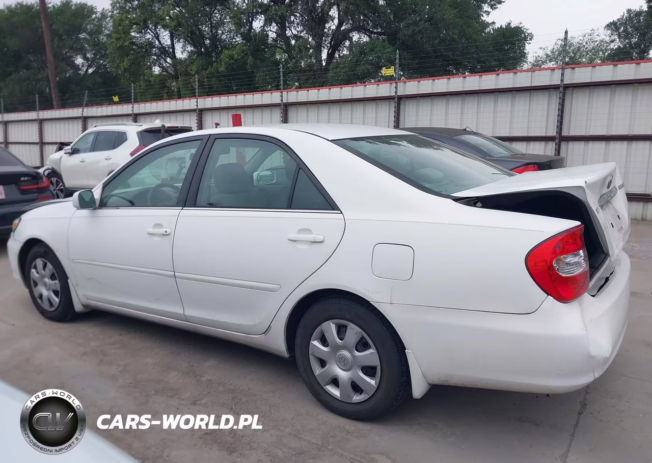 2004 Toyota Camry Le VIN:4T1BE30K24U370972 - 15