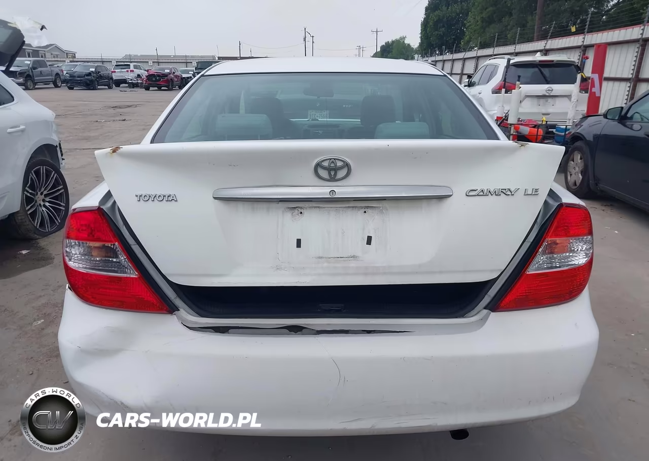 2004 Toyota Camry Le VIN:4T1BE30K24U370972 - 17