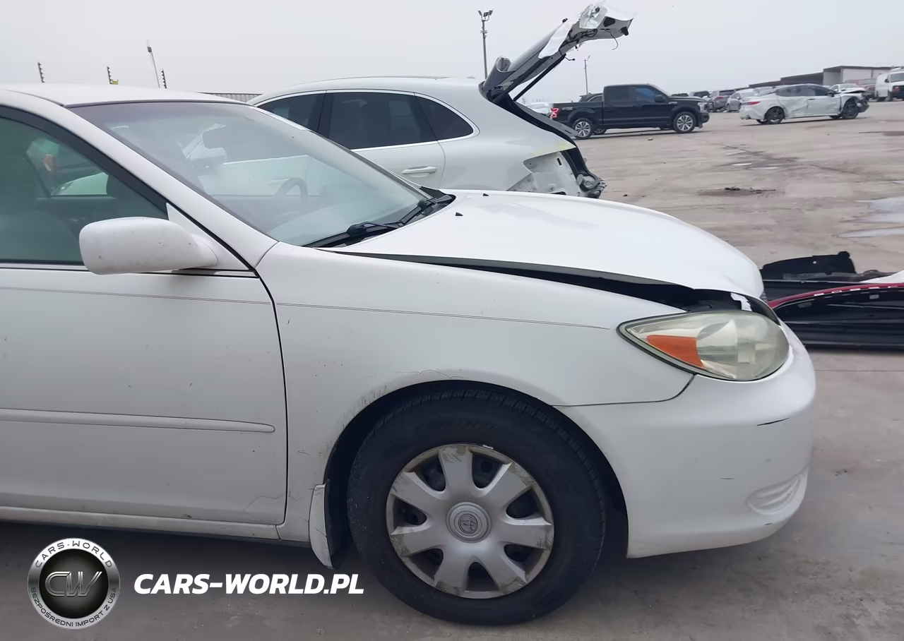 2004 Toyota Camry Le VIN:4T1BE30K24U370972 - 18
