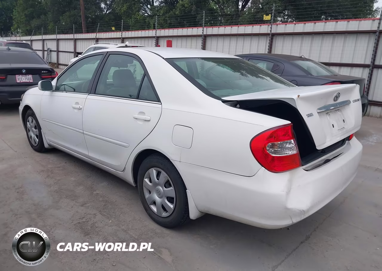 2004 Toyota Camry Le VIN:4T1BE30K24U370972 - 3