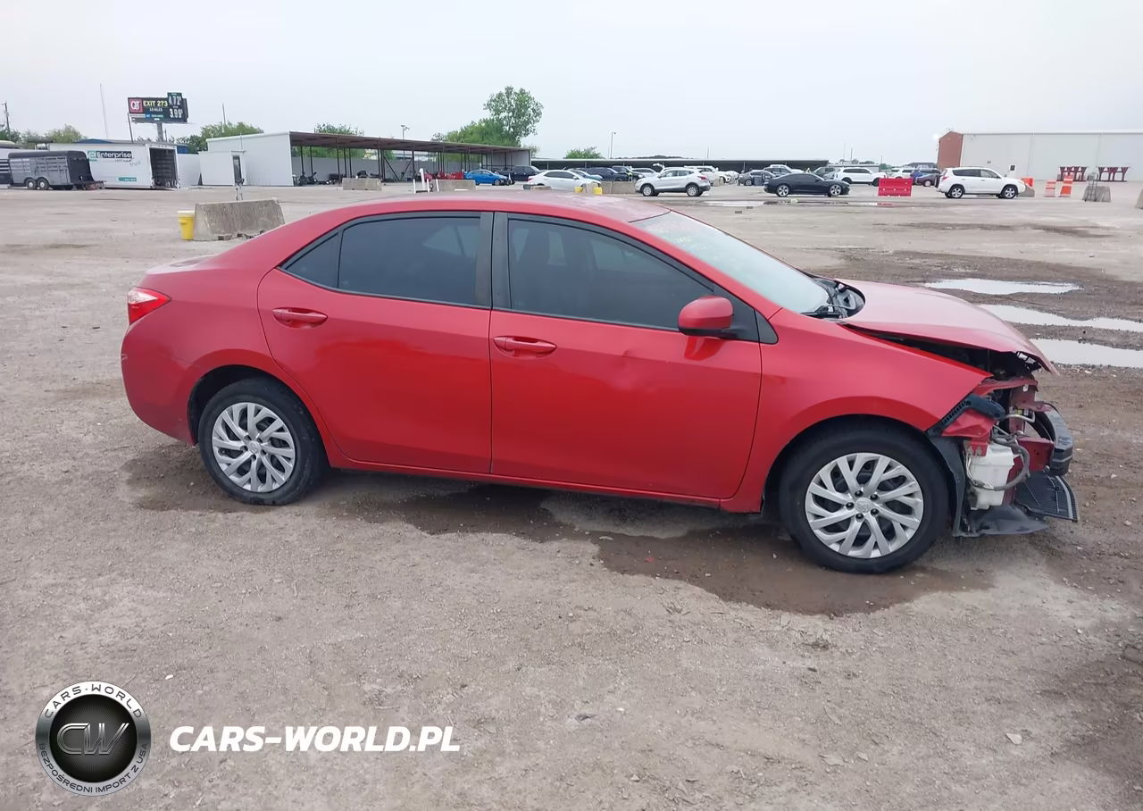 2018 Toyota Corolla Le VIN:5YFBURHE3JP851931 - 14