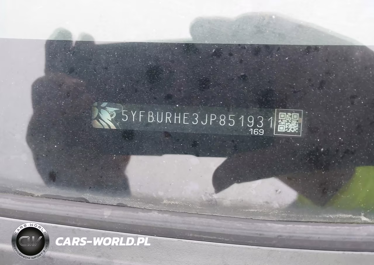 2018 Toyota Corolla Le VIN:5YFBURHE3JP851931 - 9