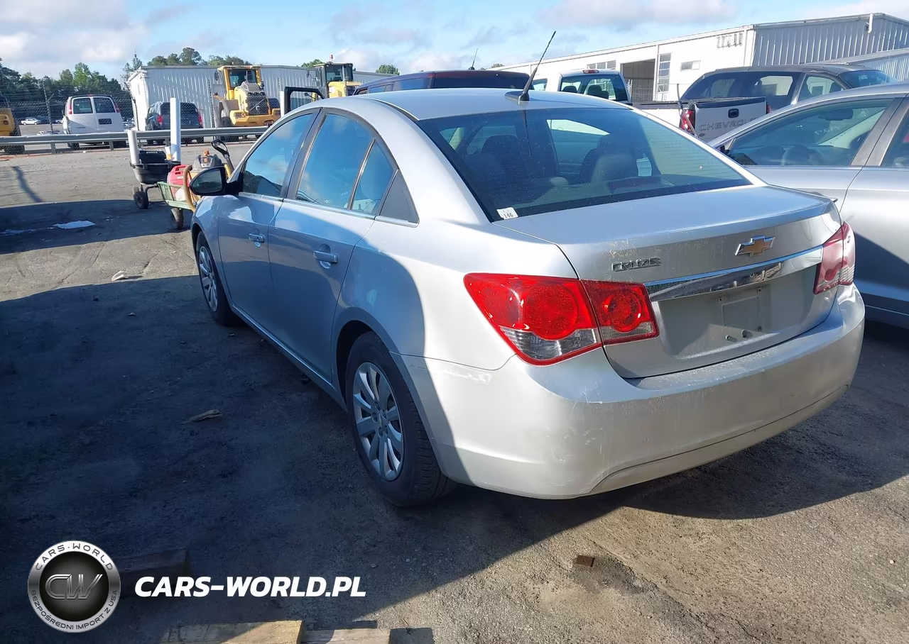 2011 Chevrolet Cruze Ls VIN:1G1PC5SH4B7126063 - 3