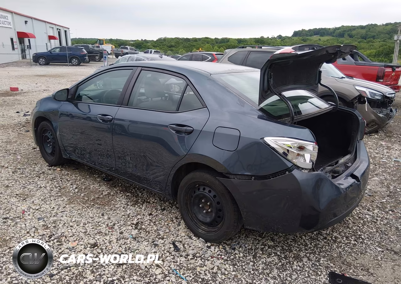 2015 Toyota Corolla Le VIN:2T1BURHE2FC343084 - 3