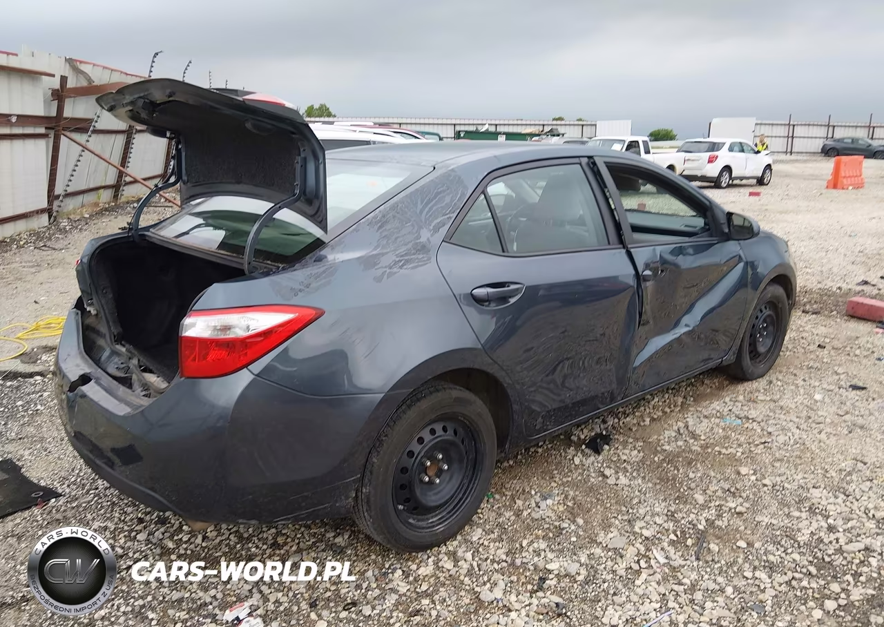 2015 Toyota Corolla Le VIN:2T1BURHE2FC343084 - 4
