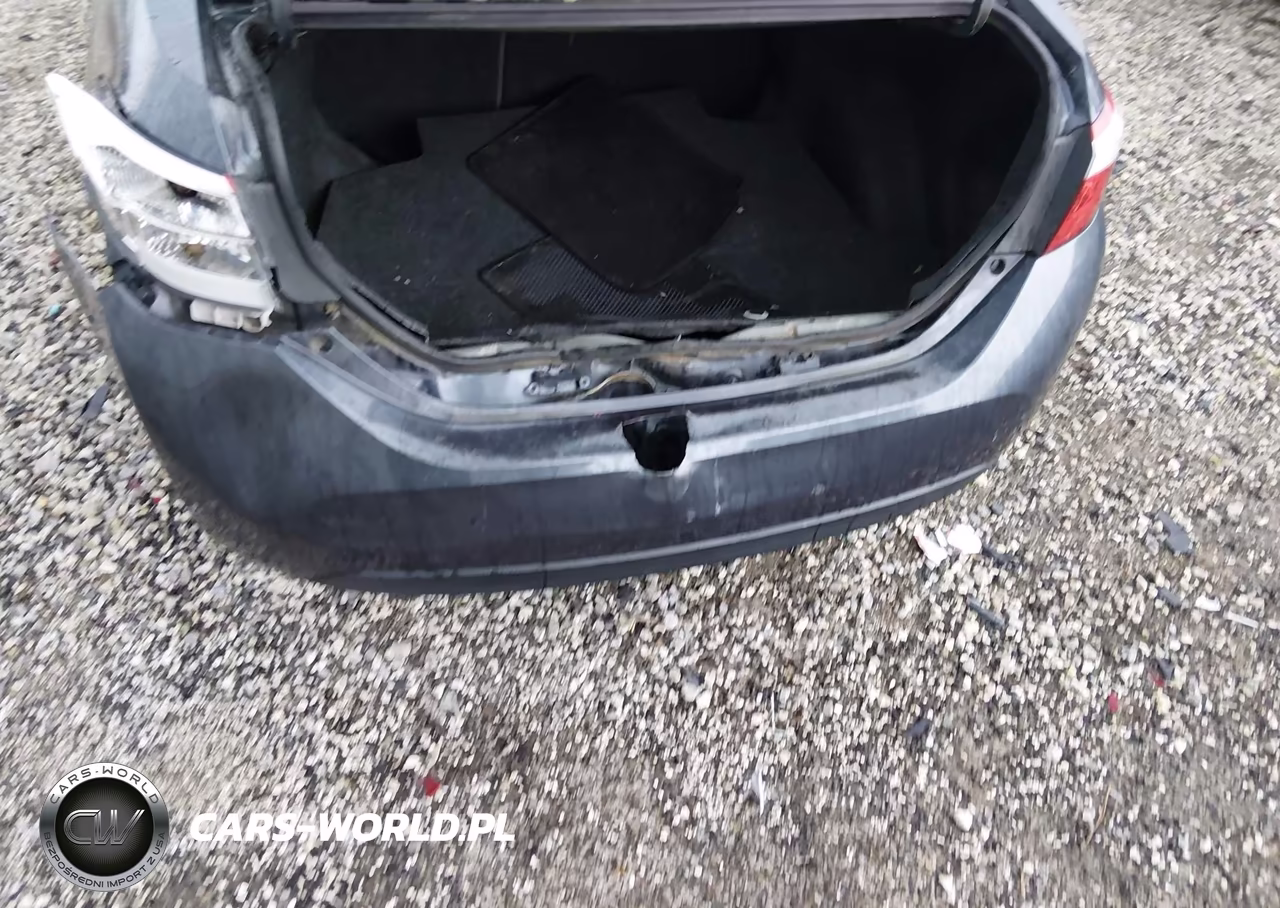 2015 Toyota Corolla Le VIN:2T1BURHE2FC343084 - 6